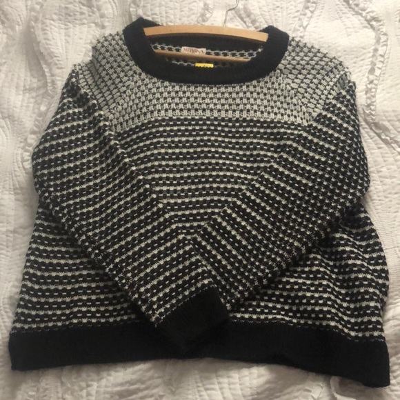 Sweater - Picture 1 of 1